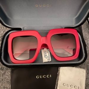 Gucci Oversize Square Sunglasses Red